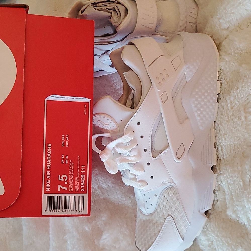 Nike Air Huarache All White (Waterproof treated) size M7.5/8.5W/Uk6.5/Eur40.5